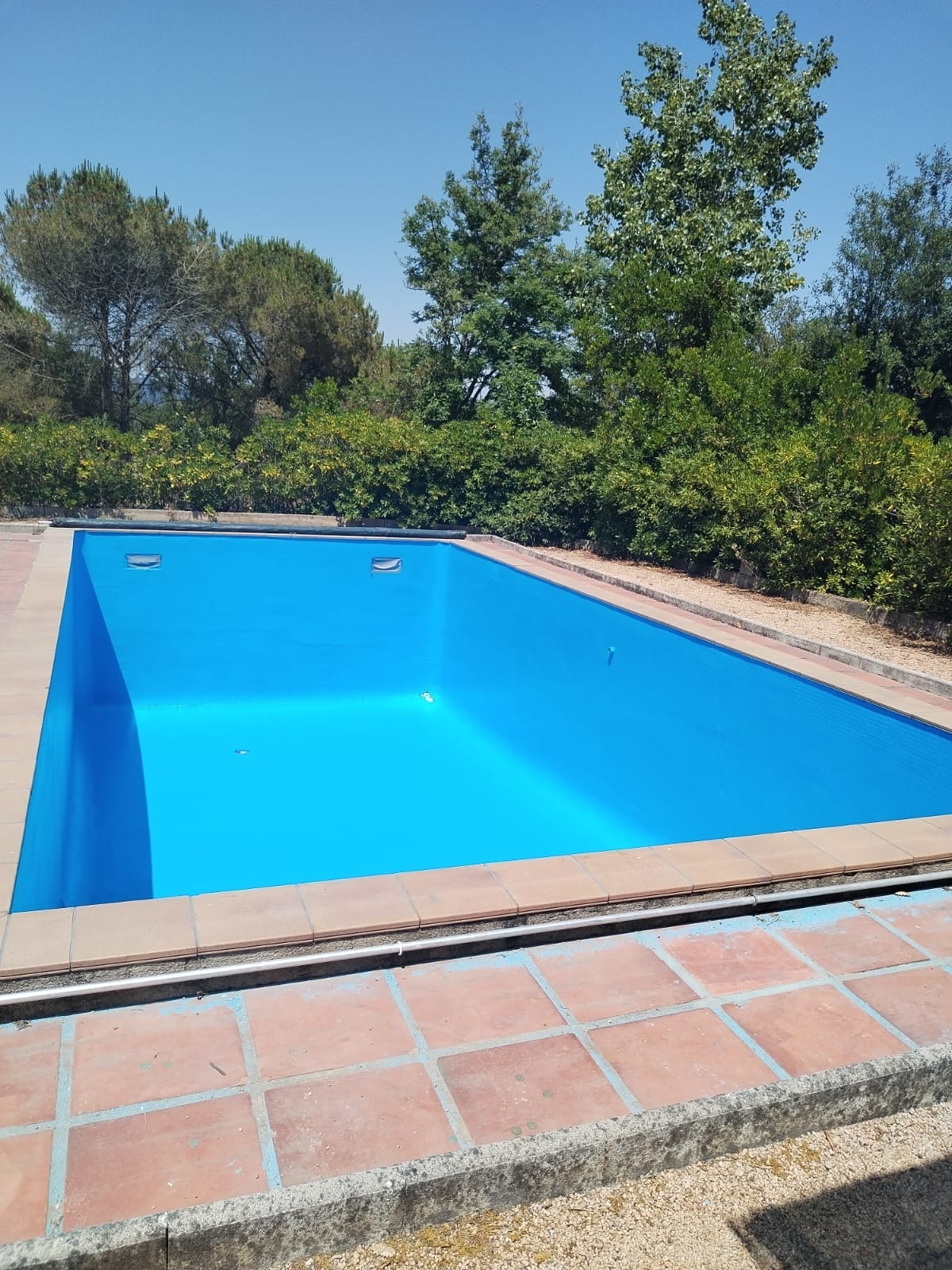 Impermeabilització de piscina amb poliurea: resistència i acabat perfecte