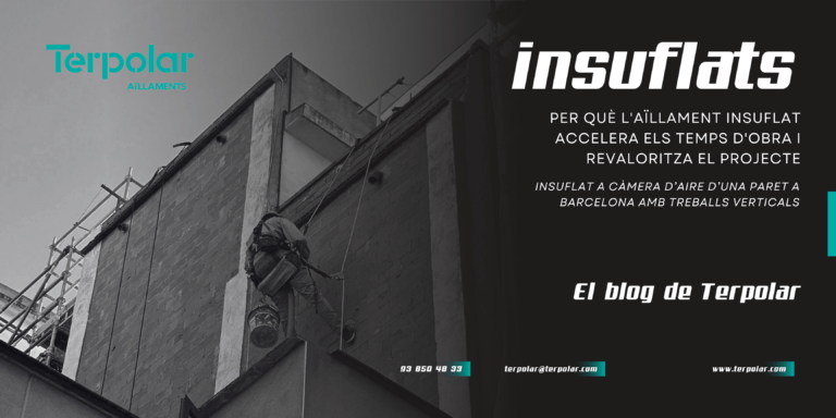 Tècnic de Terpolar aplicant aïllament insuflat en una rehabilitació per accelerar l'obra sense perdre espai.